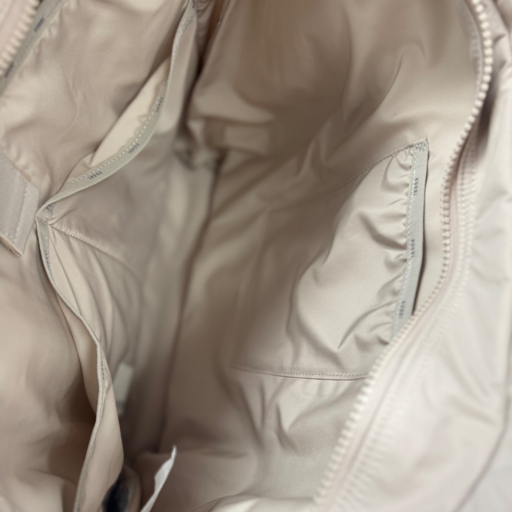 Vuori All Around Tote - Picture 6 of 6